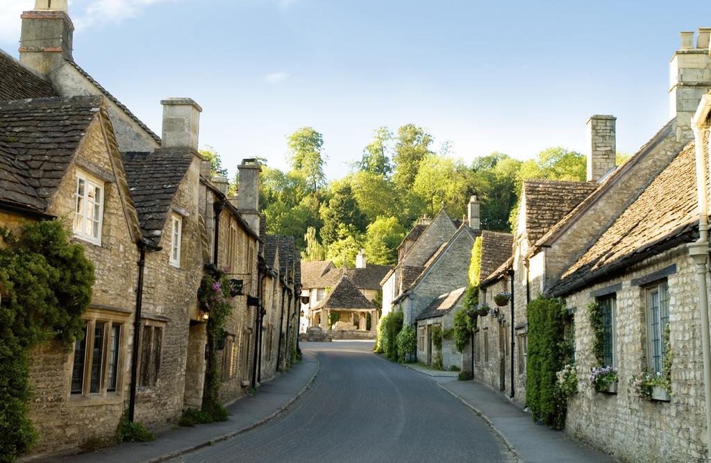 The Castle Inn Castle Combe Exterior photo